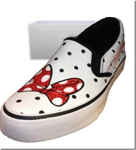 2015-01-04 23_30_52-Amazon.com_ Disney Parks Minnie Mouse Bow Canvas Slip-on Shoes for Women_ Clothi