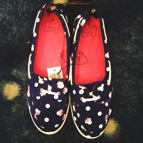 minnie mouse boat shoes